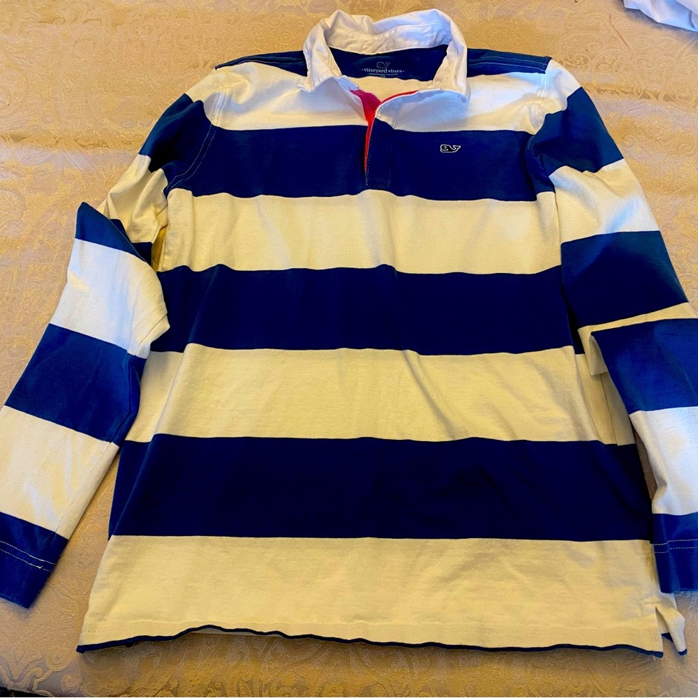 Vineyard vines boys striped rugby XL(18).  In very good pre-owned condition.